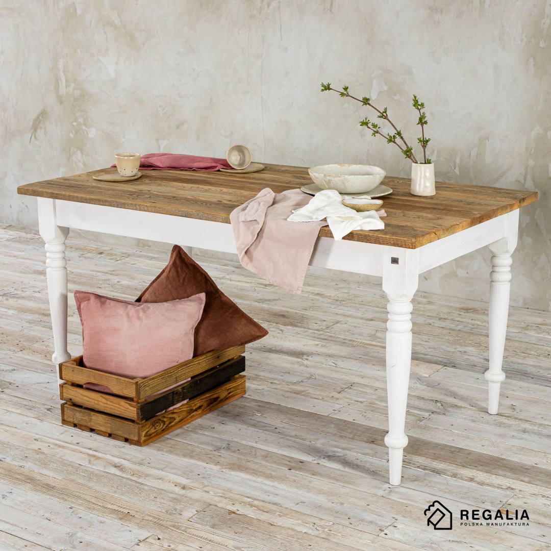 stoly-industrialne-stol-ze-starego-drewna-i-metalu-z-odzysku